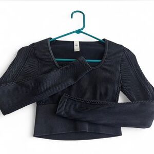 Black Long Sleeve Crop Top